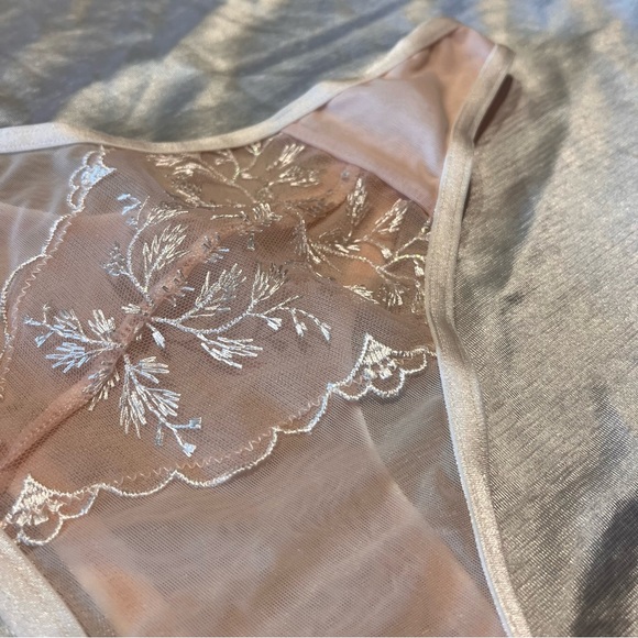 Frostbite Bra & Panty Set - Baby Pink 38/85D - Picture 5 of 5